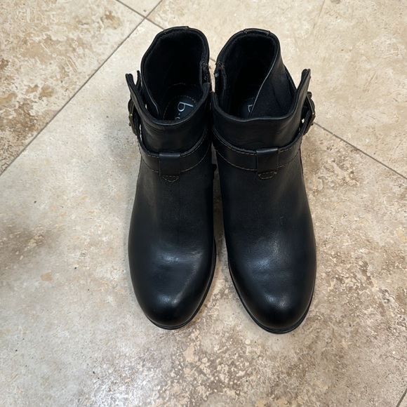 BOC ankle boots. 6 1/2 NEW. never worn. Gorgeous boots. - Picture 6 of 16